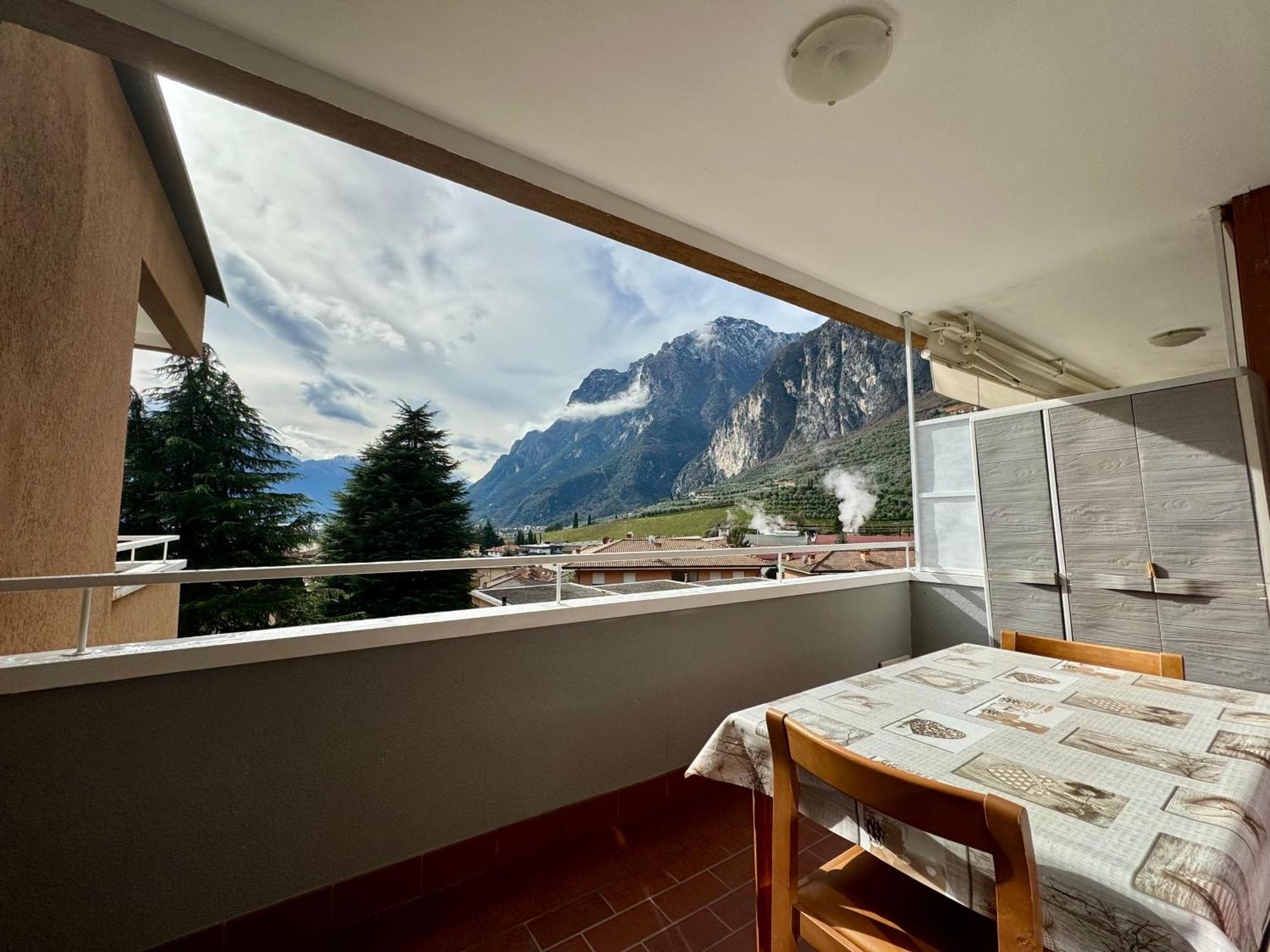 Waterfall & Pool Riva del Garda Exterior photo