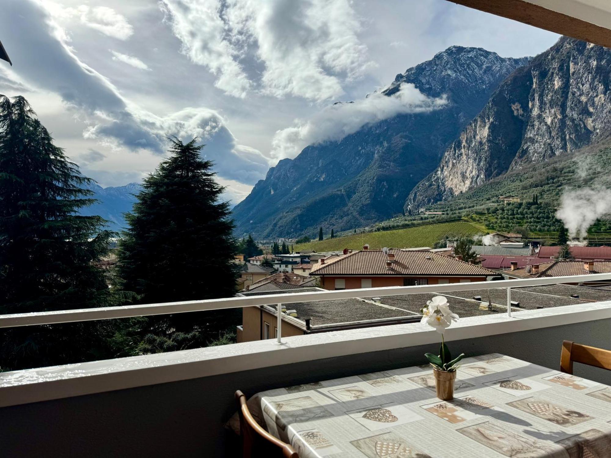 Waterfall & Pool Riva del Garda Exterior photo